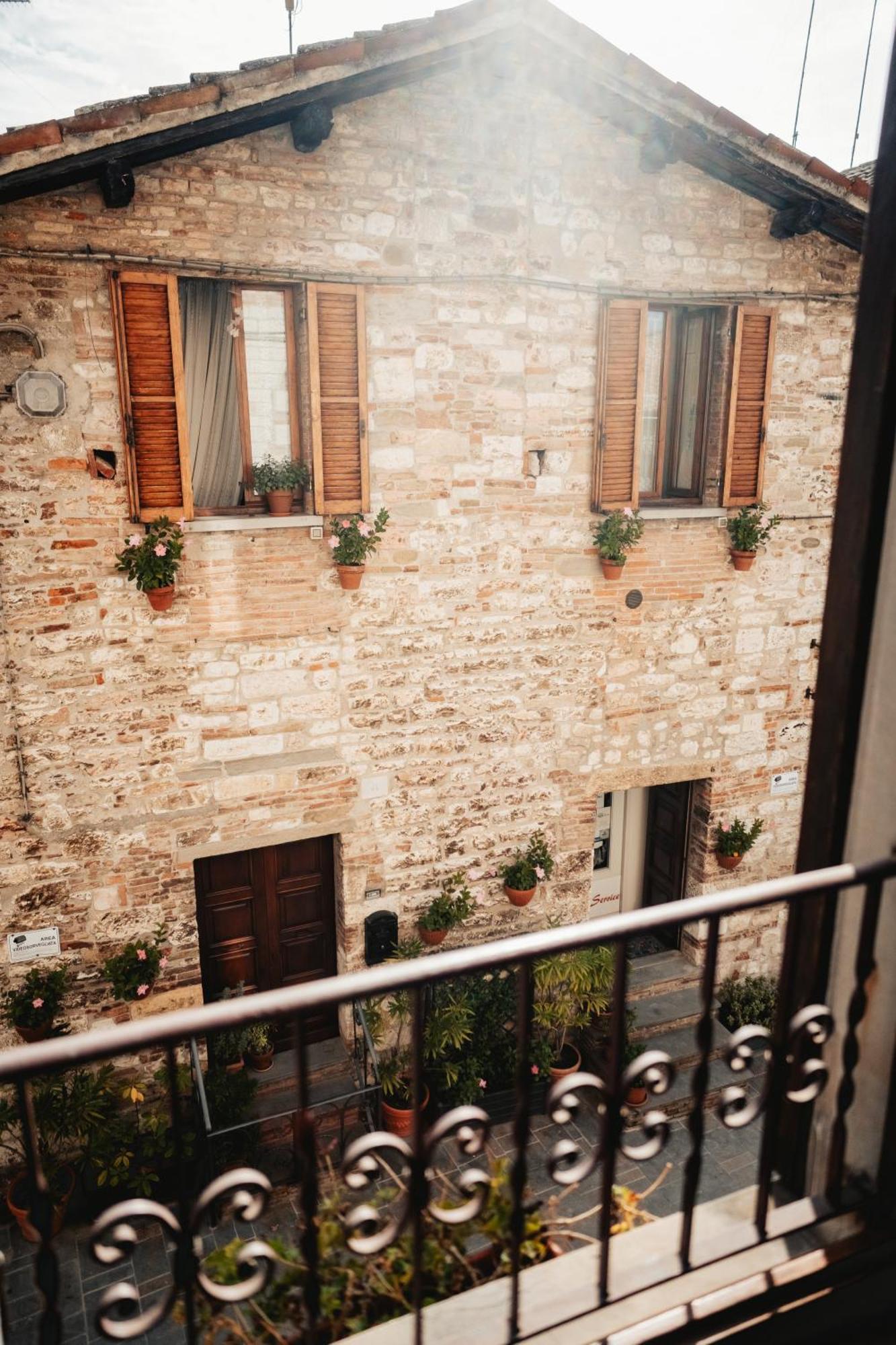 Locanda Del Duca Губбио Экстерьер фото